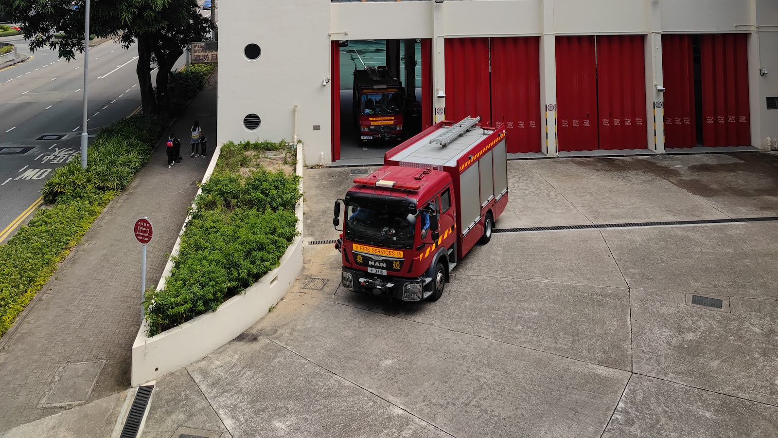 「改變消費習慣，打擊揮霍奢侈」