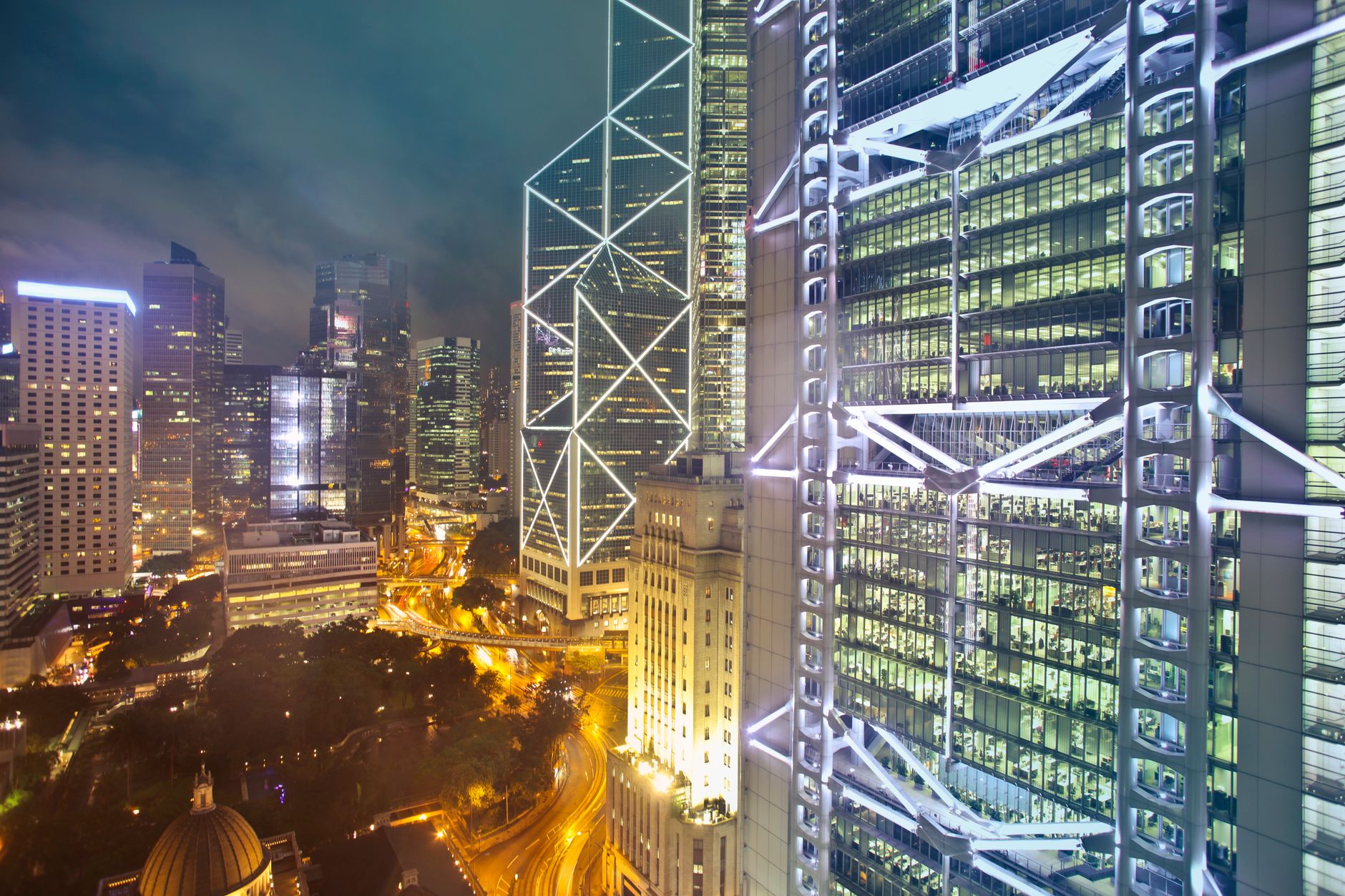 滙控業績首3季盈利升近33%：香港區賺77億美元，對股民、收息族同MPF持有人即係什麼？